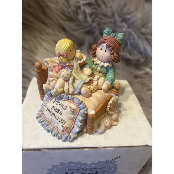 Heart Tugs San Francisco LOVE MAKES THE WORLD (moms make memories ) - Picture 1 of 5